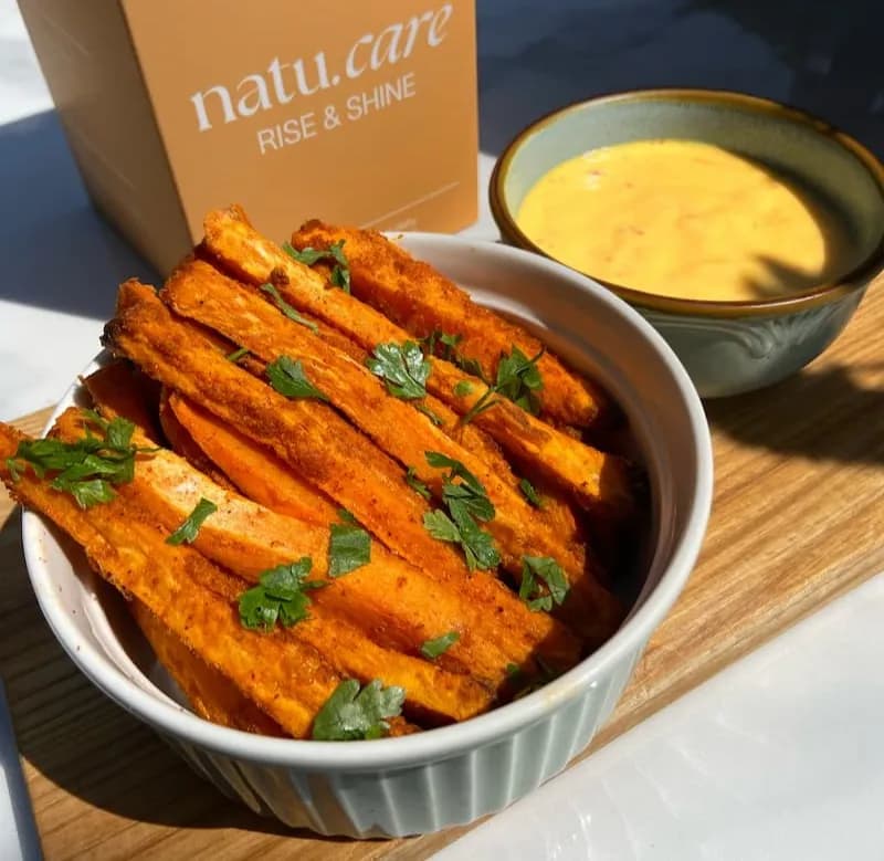 Z czym jeść frytki? Odkryj najlepsze sosy i dodatki do frytek