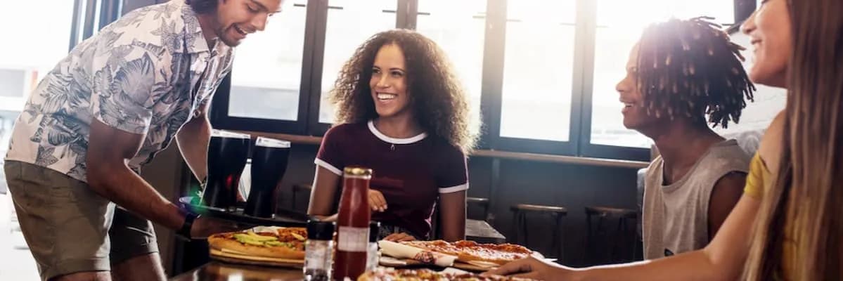 Ile pizz dziennie sprzedaje pizzeria? Zaskakujące statystyki sprzedaży