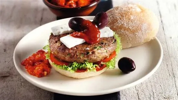 Jak smażyć burgery wołowe, aby były soczyste i pełne smaku