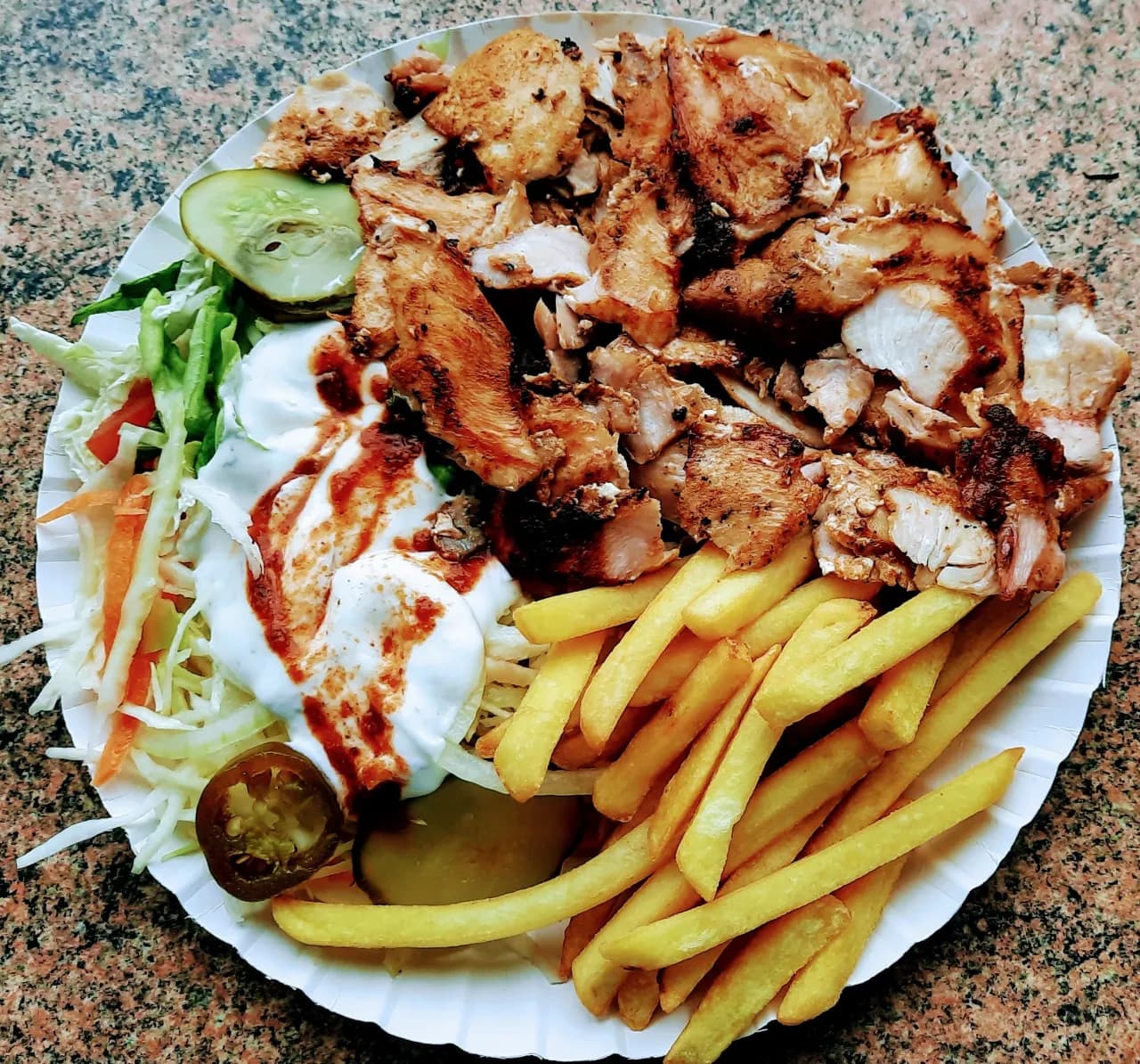 Ile kalorii ma kebab box z frytkami? Sprawdź, co naprawdę jesz