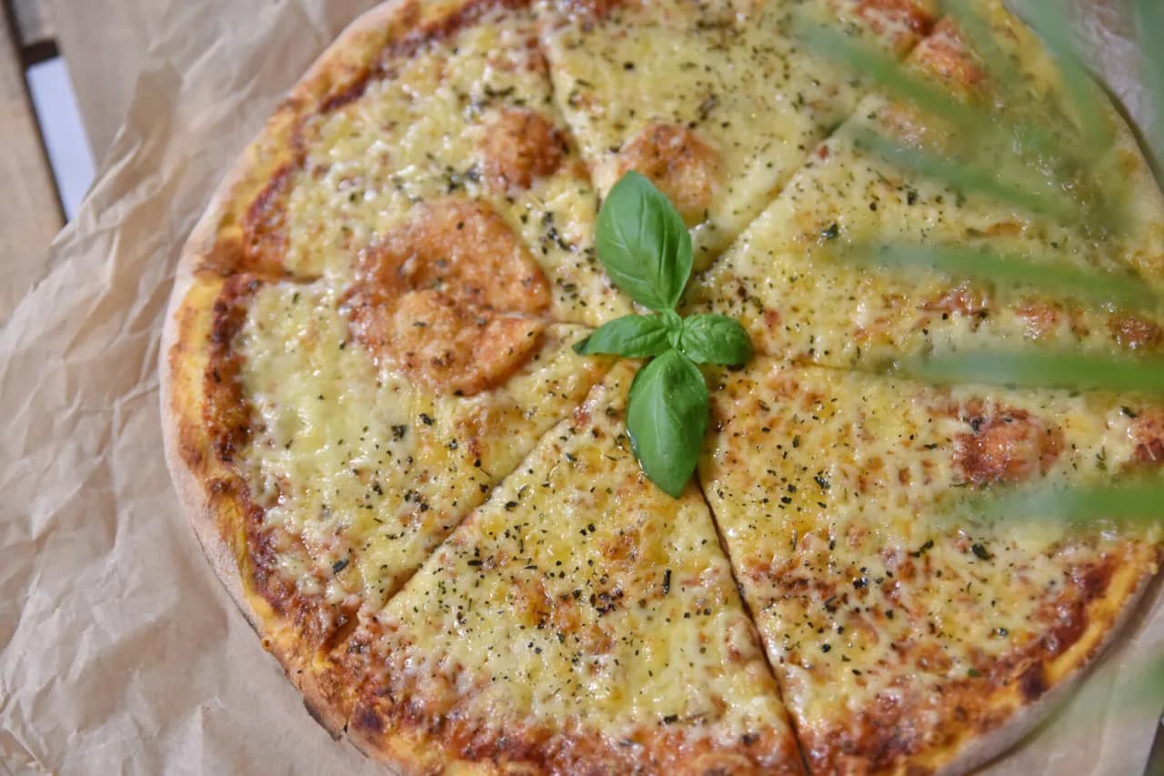 Jakie sery do pizzy - wybierz najlepsze smaki dla idealnej pizzy