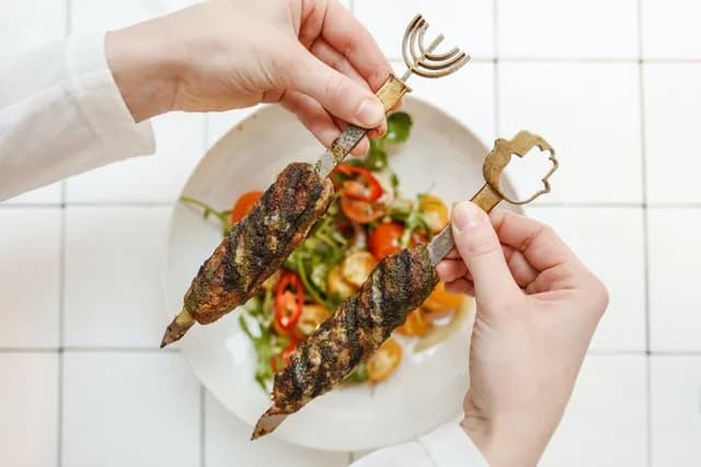 Dlaczego kebab jest niezdrowy? Odkryj ukryte zagrożenia zdrowotne
