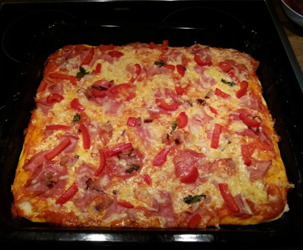 Idealne pieczenie pizzy w Thermomixie - czas, temperatura i techniki