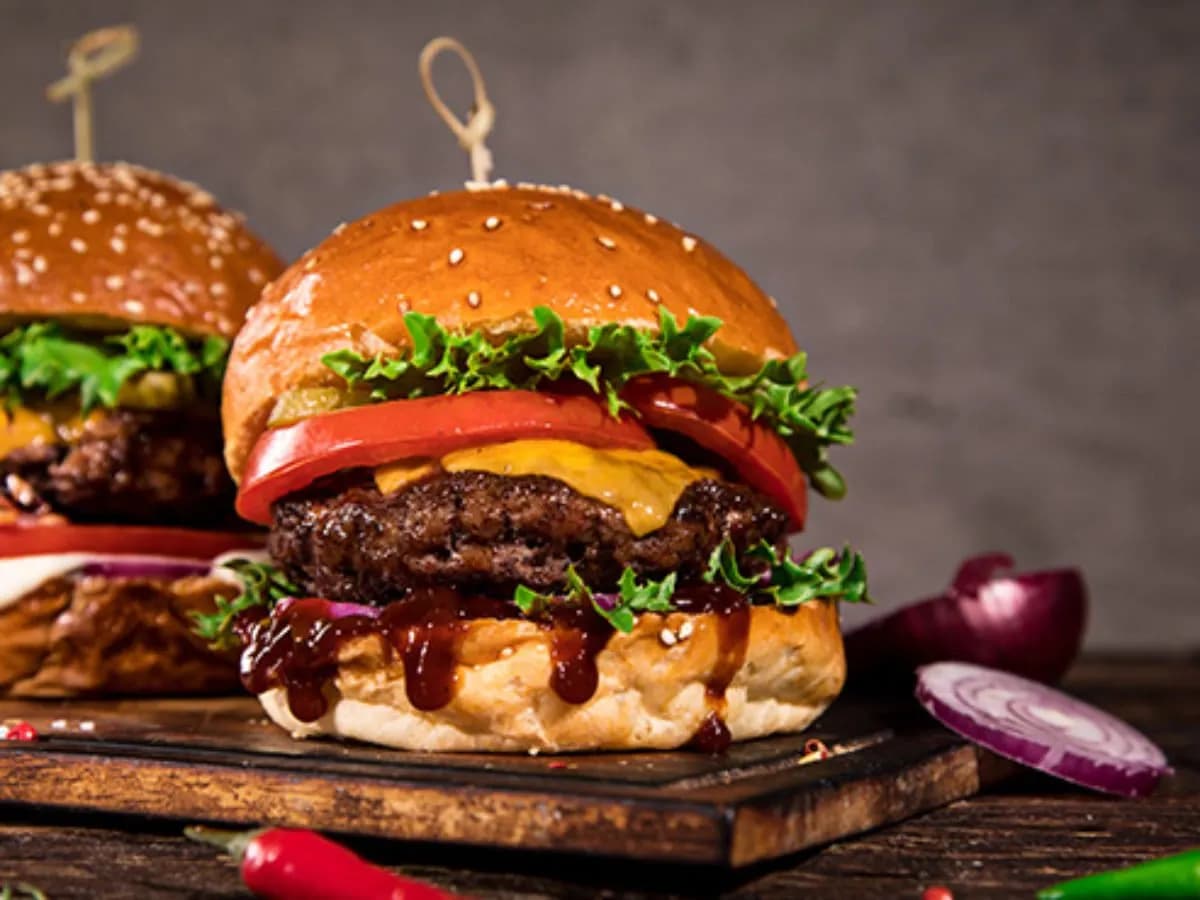 Jak przygotować burgery jak z McDonald's - proste przepisy w domu