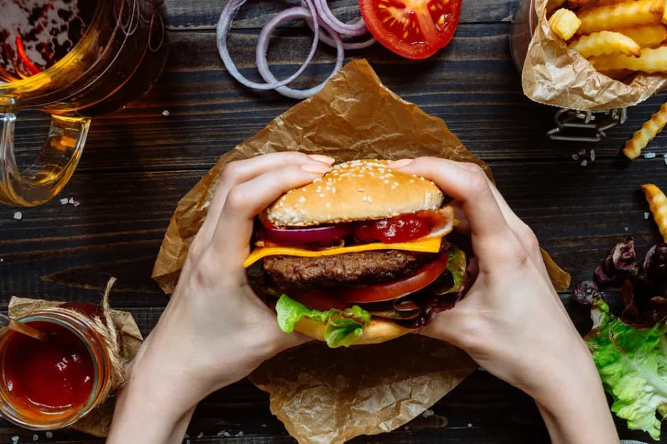 Burger wołowy jak smażyć - uniknij najczęstszych błędów i ciesz się smakiem